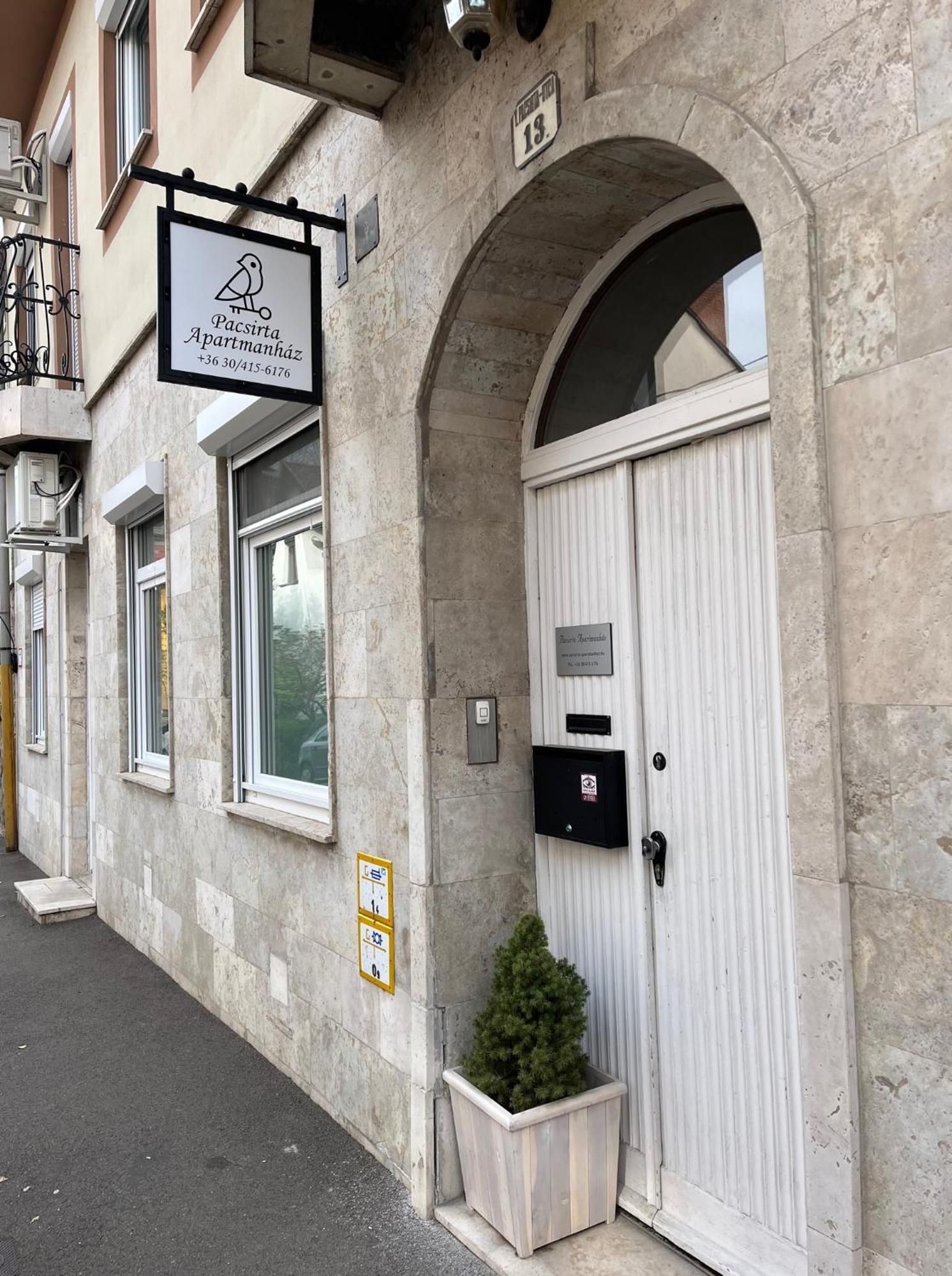 Pacsirta Apartman Grand Eger Exteriér fotografie