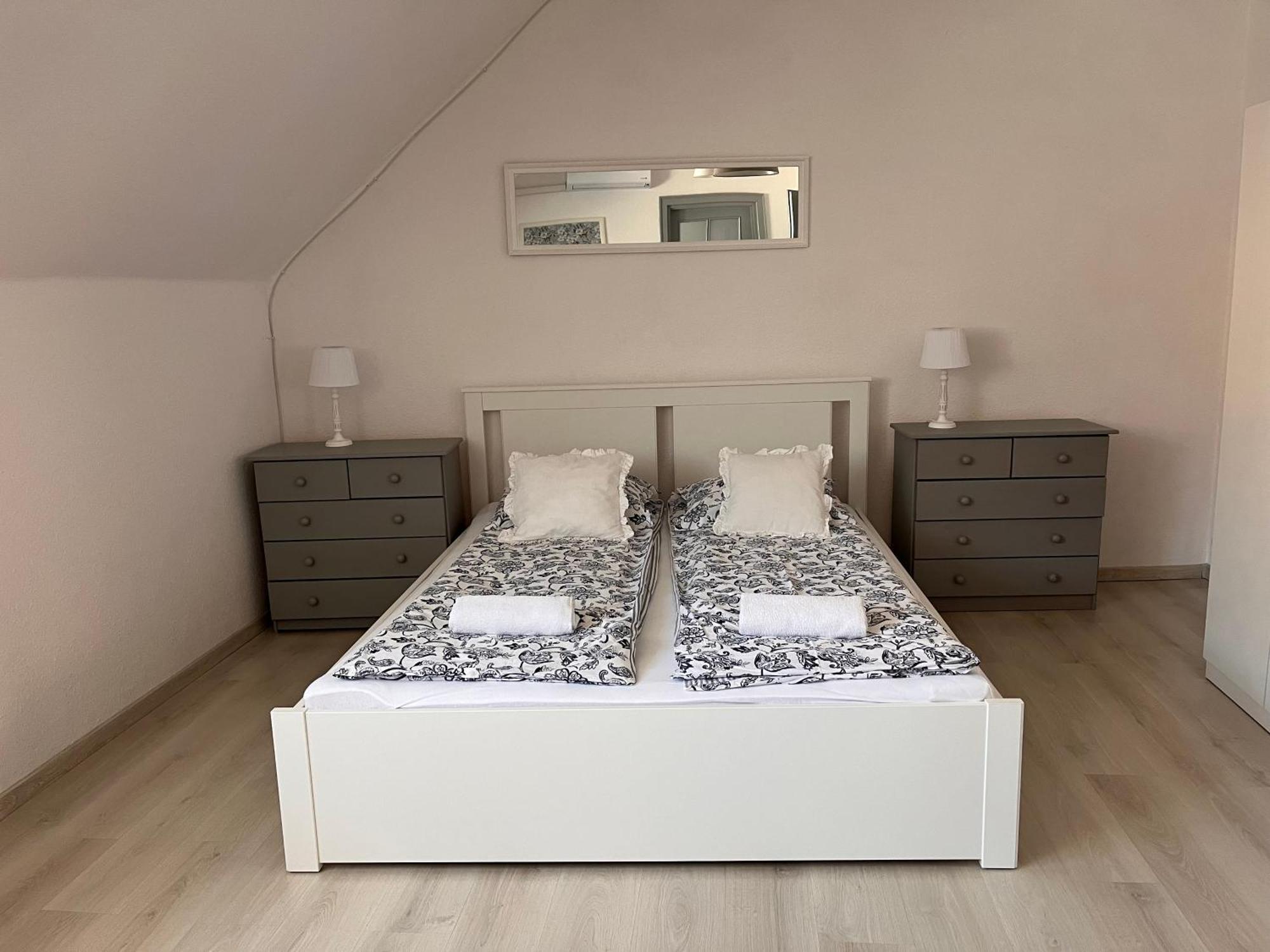 Pacsirta Apartman Grand Eger Exteriér fotografie