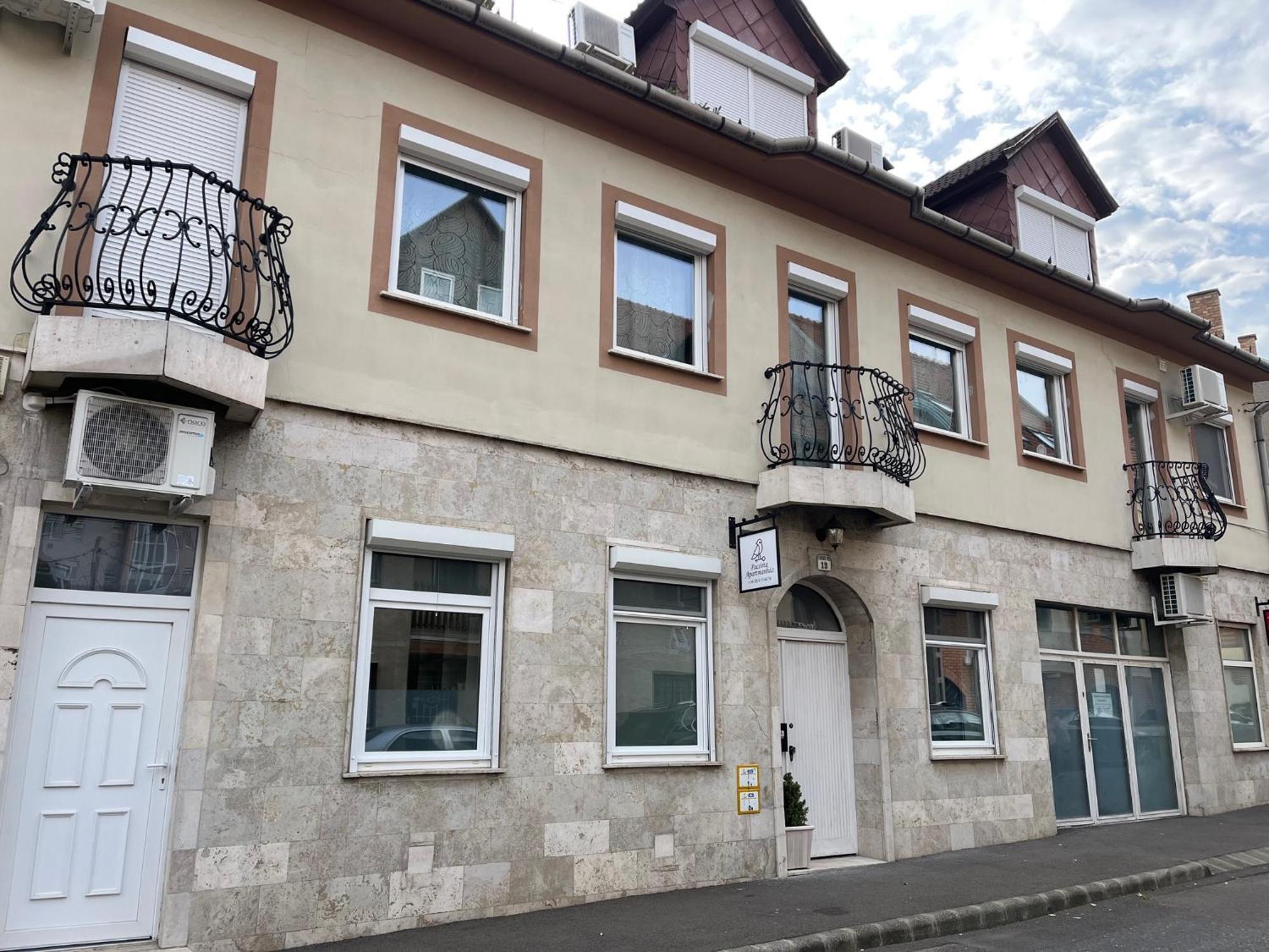 Pacsirta Apartman Grand Eger Exteriér fotografie